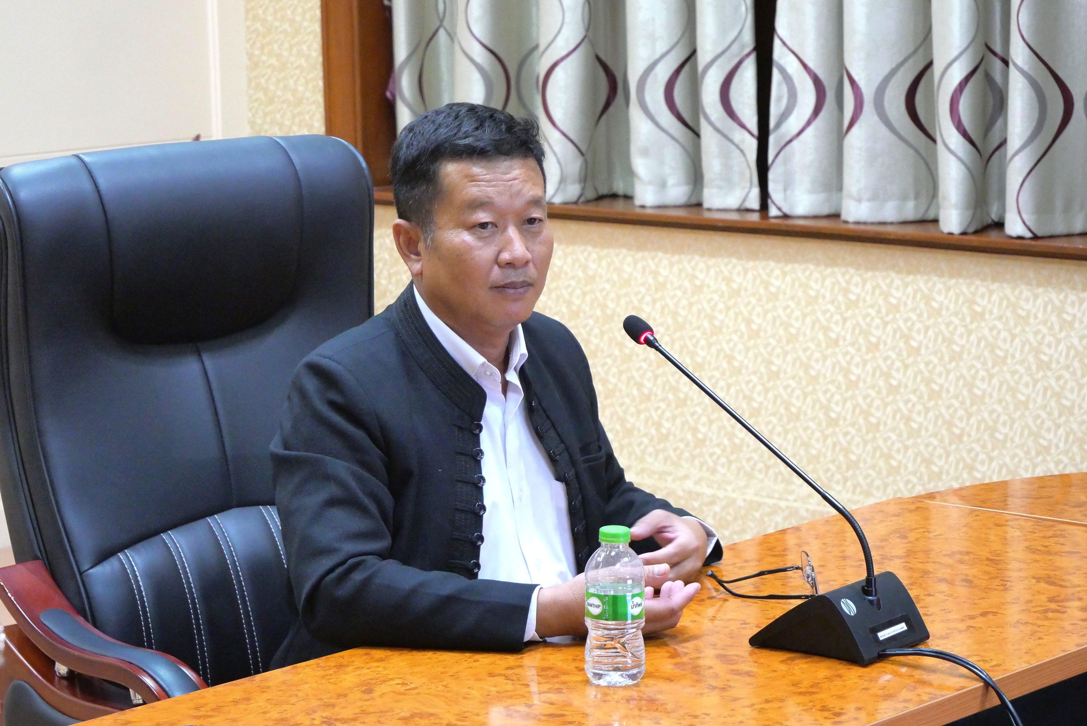 title - รองเลขาธิการ ส.ป.ก. ประชุมติดตามความก้าวหน้าการส่งเอกสารเบิกจ่ายผ่านระบบสารบรรณอิเล็กทรอนิกส์ (e-Office) ของสำนักบริหารกลาง 